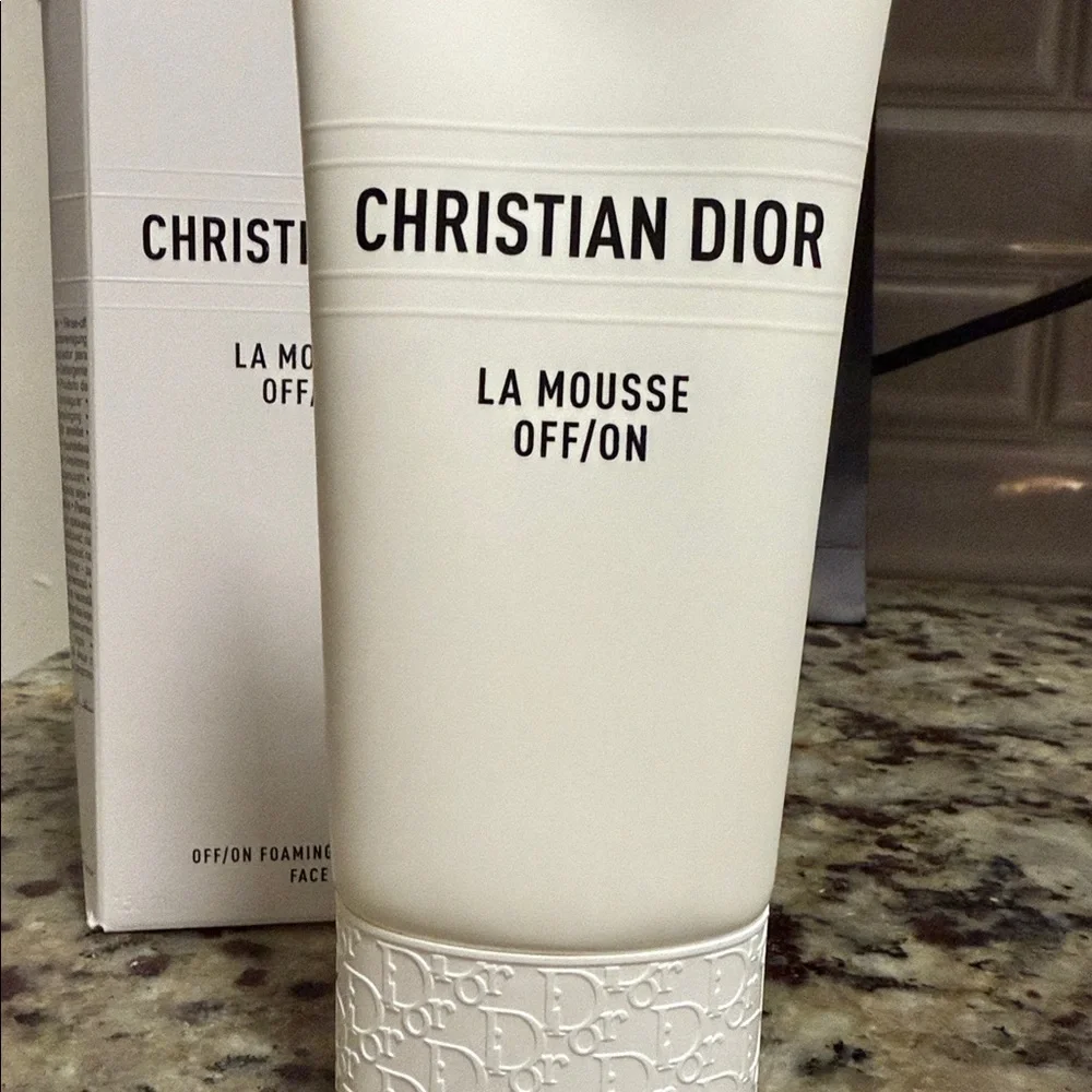 Dior Facial Cleanser La Mousse On/Off Foaming Face Wash Cleanser AMAZING
